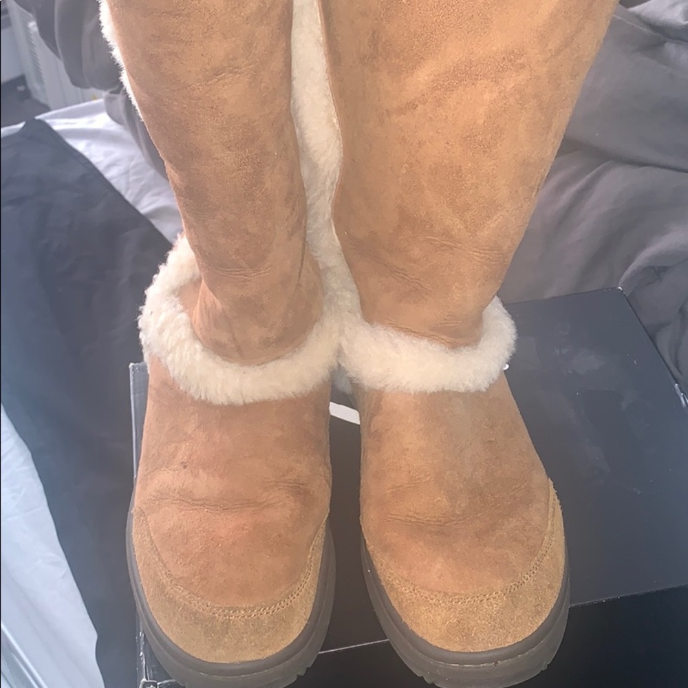 Sunburst Tall Uggs Women’s Size 9